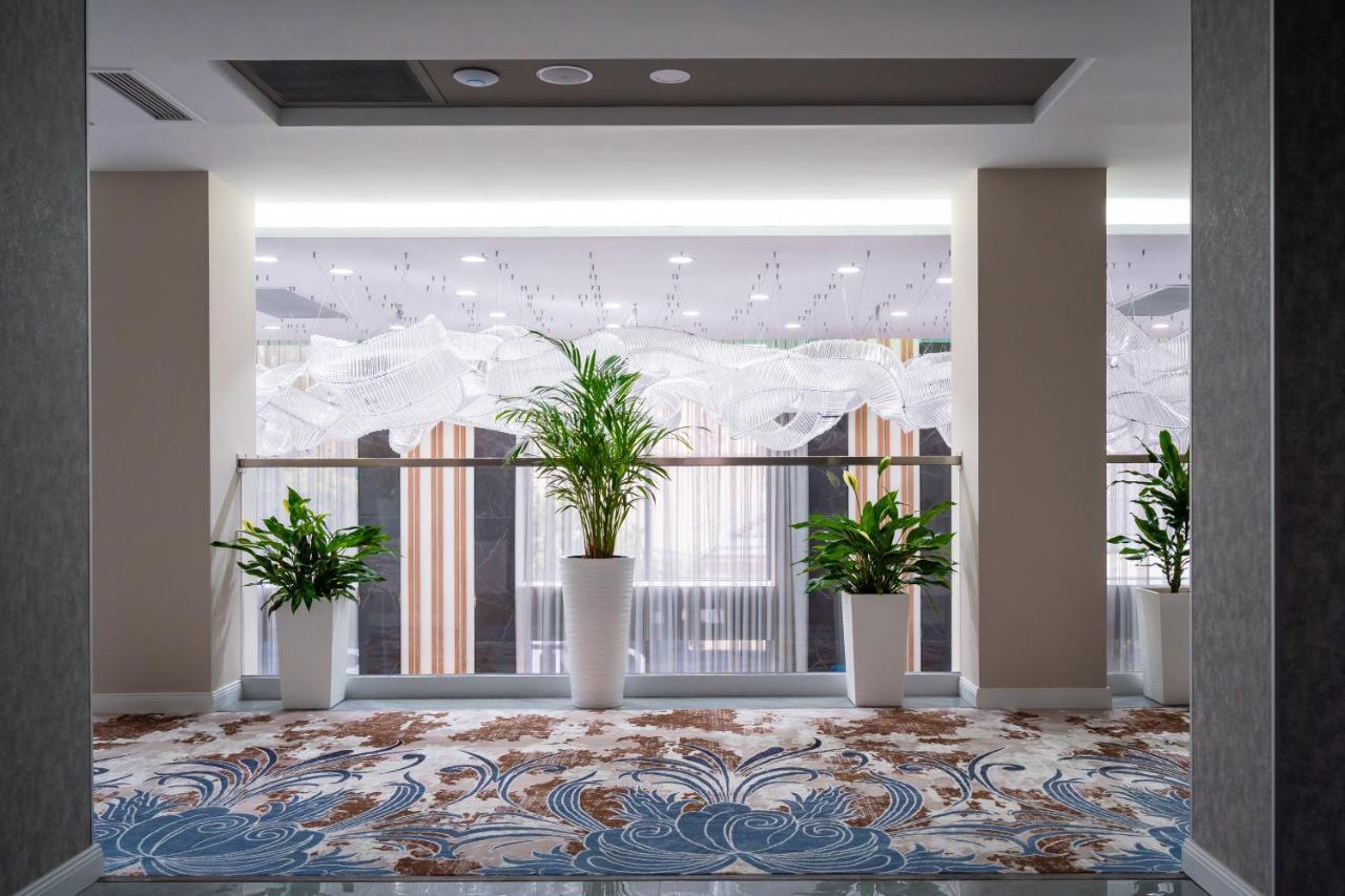 Cosmopolitan Hotel Schymkent Exterior foto